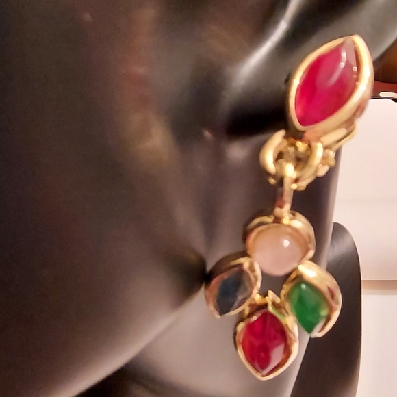 Multicolored gold tone clip on earrings - Picture 5 of 13